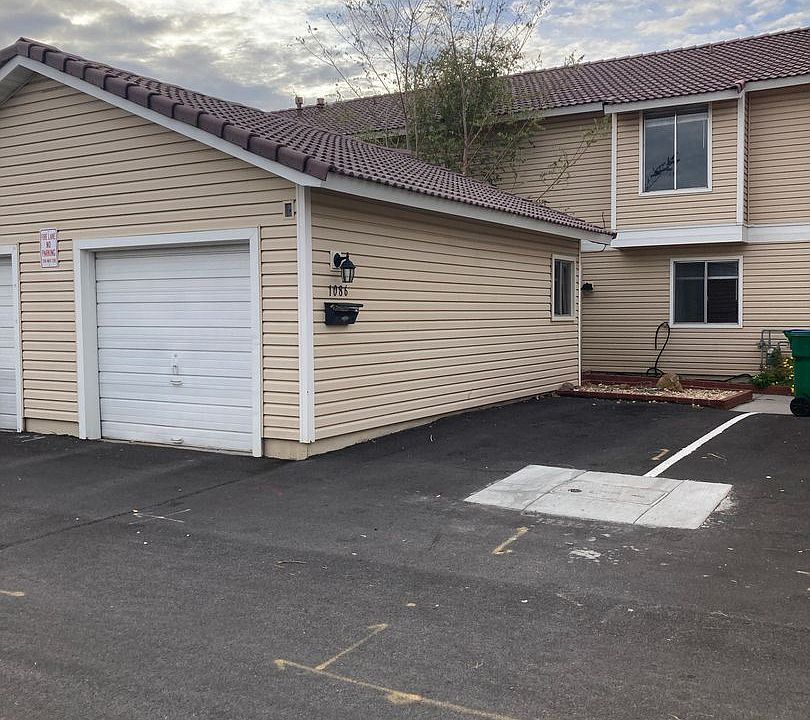 1st image of 1086 Bradley Sq