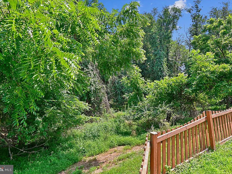 17 Ruddington Ct — Photo 55