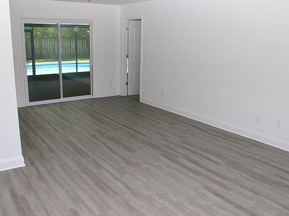 5th image of 8534 Beauchamp Ln