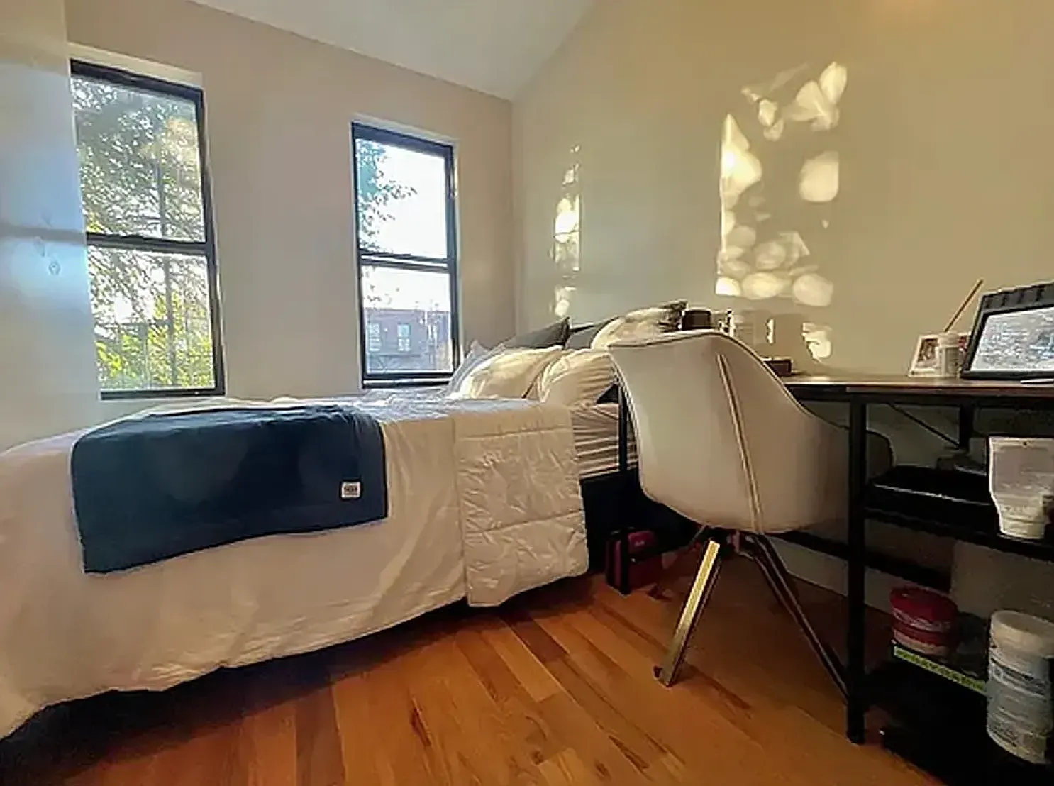 418 Melrose Street — Photo 3