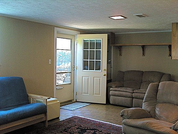 Family Room w/walkout