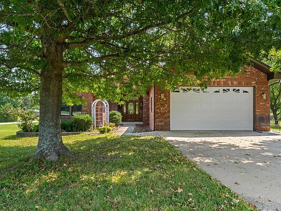 3rd image of 122 Independence Dr