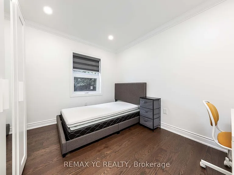77 Talbot Rd — Photo 18