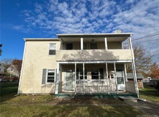 18 Wilson St, Jewett City, CT 06351