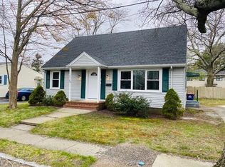 19 Alva St, New Bedford, MA 02740