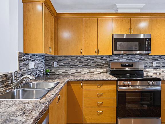4th image of 17516 4th Ave #14