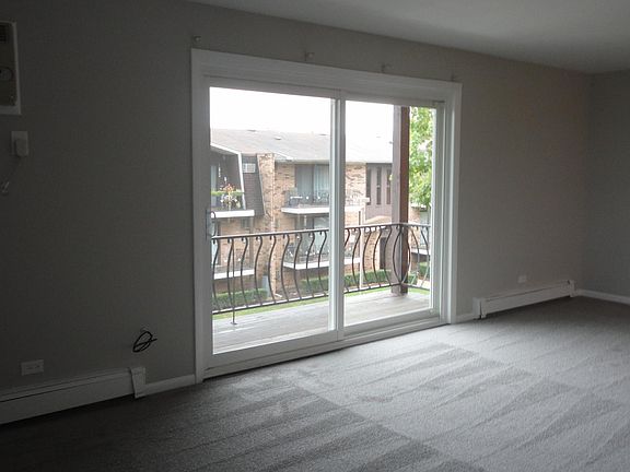 5th image of 1442 Carriage Ln APT 3