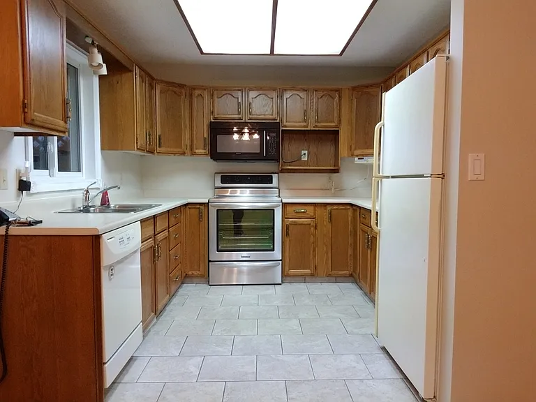 87 Millgrove Dr — Photo 12