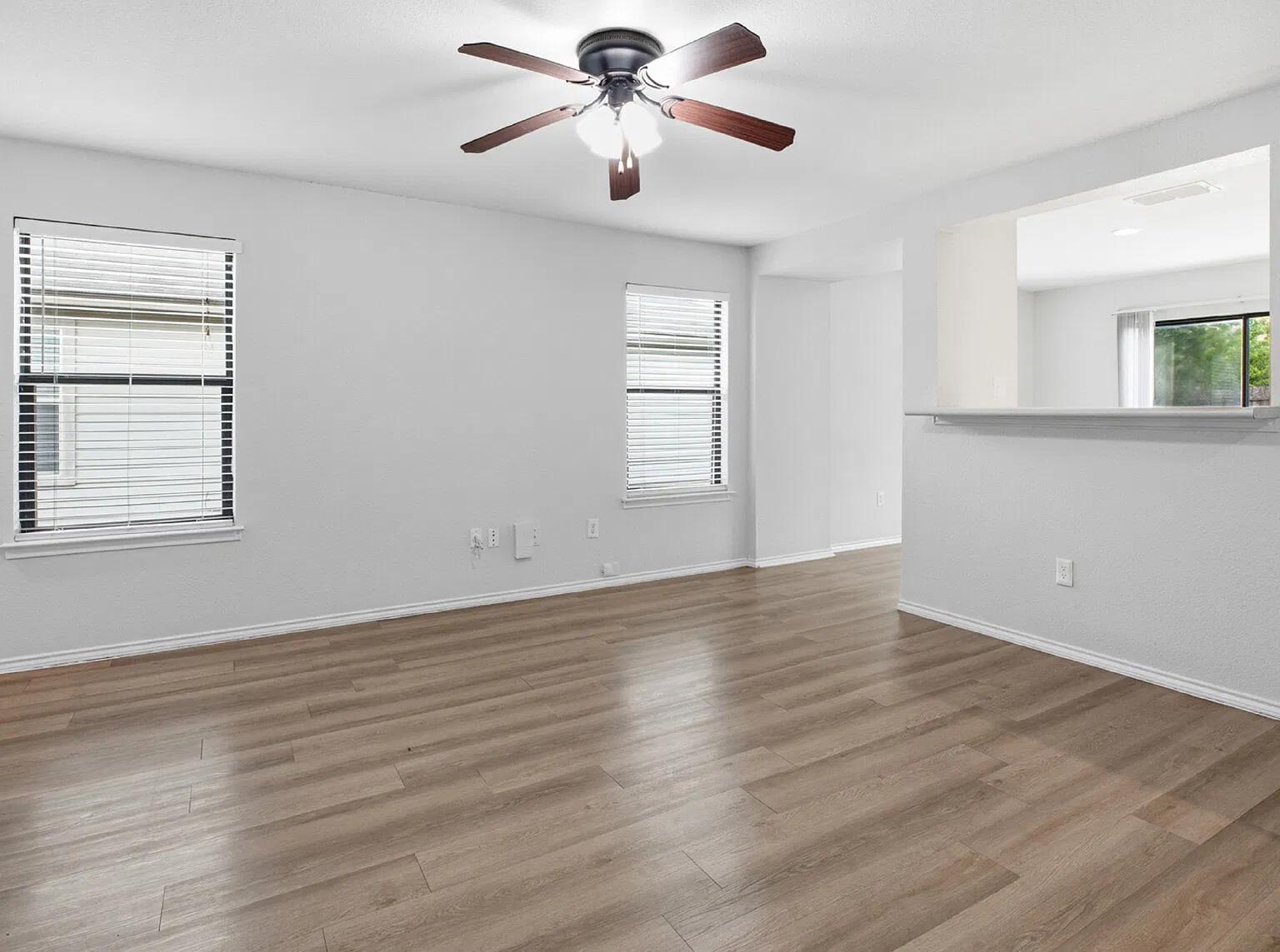 3 bed, 2.0 bath, 1116 sqft, $1,500 — Photo 3
