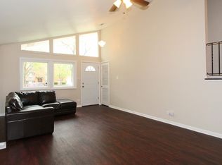 709 W Roy Dr, Villa Park, IL 60181