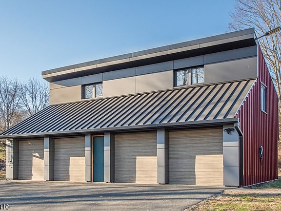 2nd image of 17 Mulford Rd