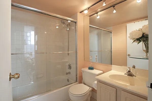 Rented by Compass | media 19