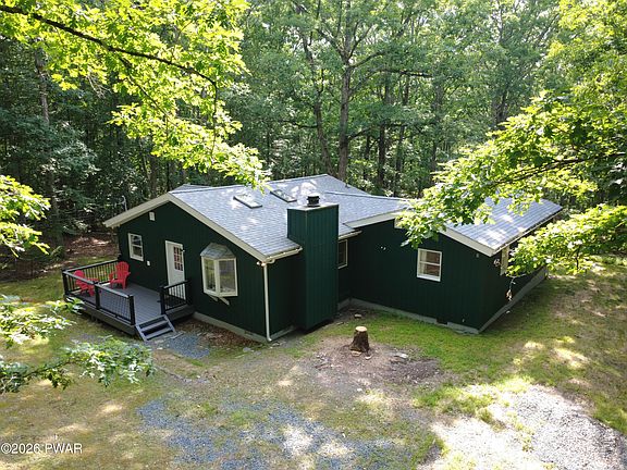 3rd image of 117 Hackney Ct