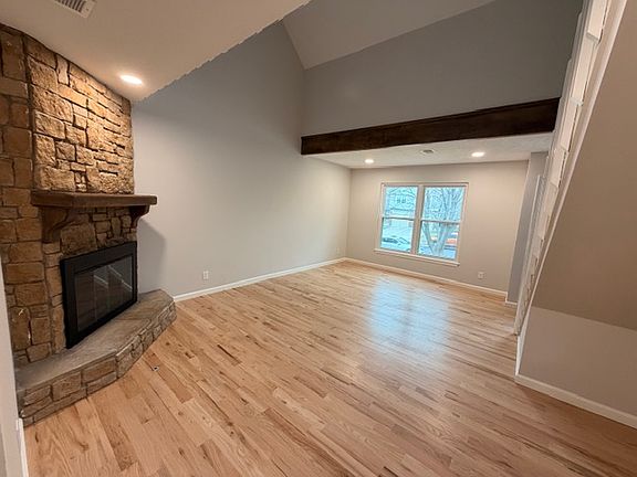 4th image of 11729 Caenen St