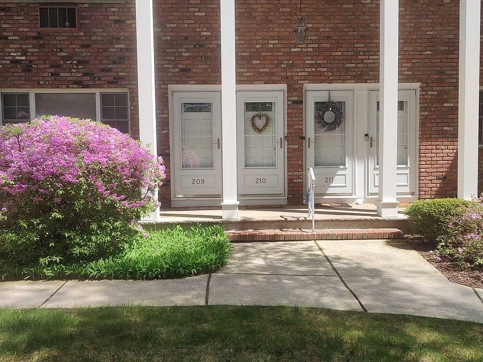 1st image of 209 Washington Dr