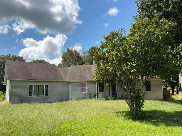 13 Sheri Ct, Moweaqua, IL 62550