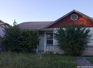 8913 Fall River Dr, San Antonio, TX 78250