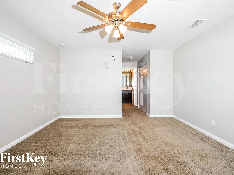511 SW Nadell Ave — Photo 7