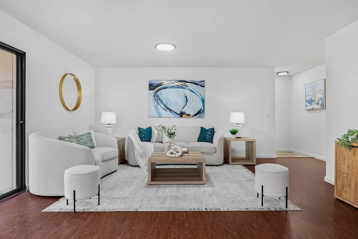 2 bed, 956 sqft, $3,200 — Photo 2