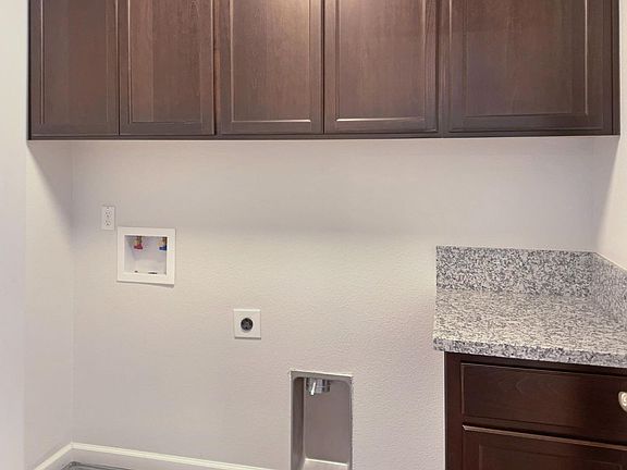 3rd image of 711 Phillipi Way