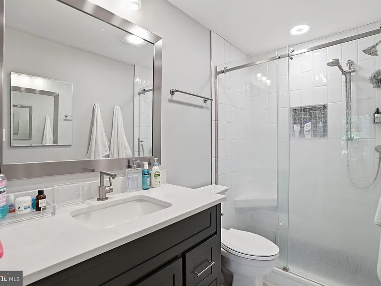 2528 S Walter Reed Dr #5 — Photo 18