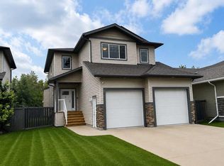 8105 W 112th St, Grande Prairie, AB T8W 0B8
