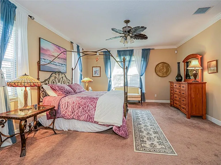 5873 Pine Ridge Cir — Photo 20