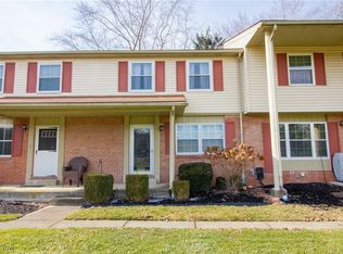 335 Carriage Ln, Canfield, OH