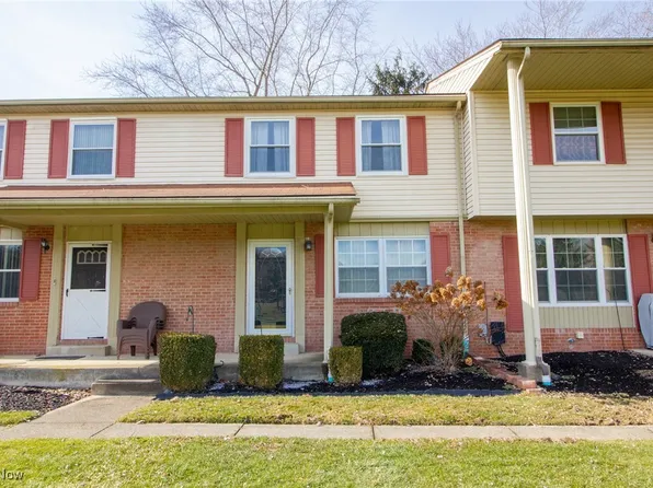 335 Carriage Ln, Canfield, OH 44406