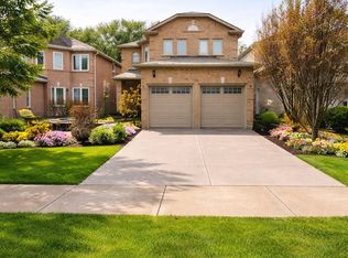 100 Larratt Ln, Richmond Hill, ON