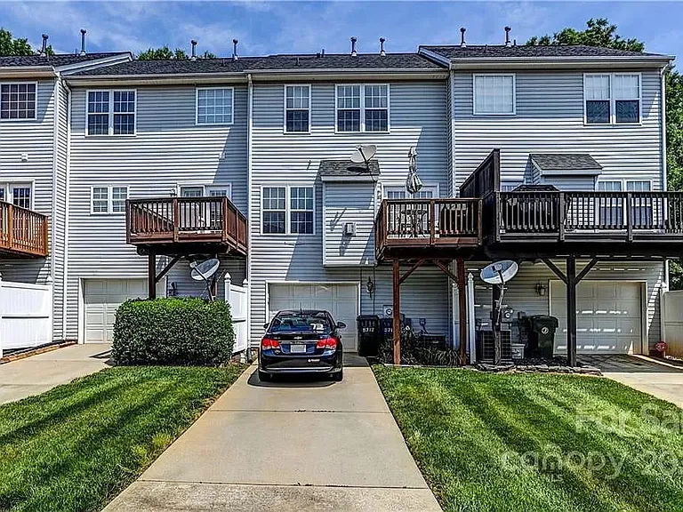 9712 Bailey Rd — Photo 19
