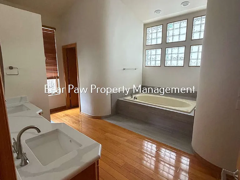 1419 Tamarac Dr — Photo 14