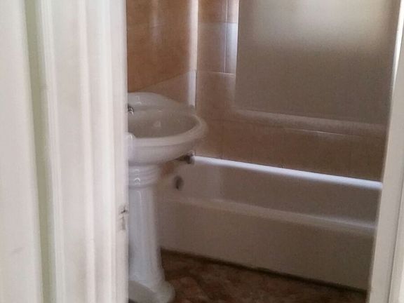 4th image of 729 Green St