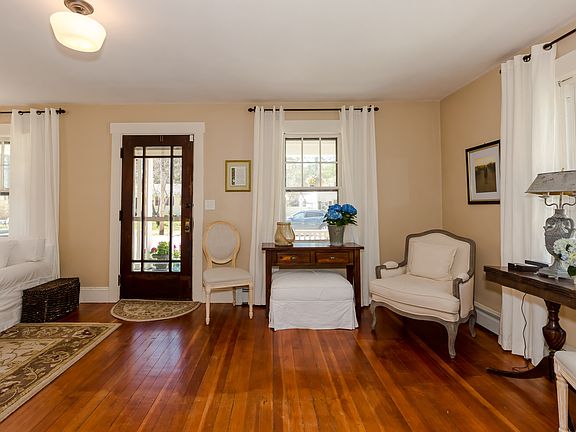 4th image of 16 Great Lake Dr