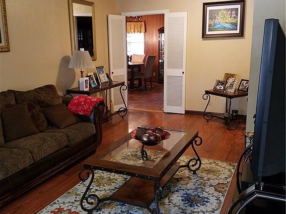 3rd image of 1541 Bardfield Ave