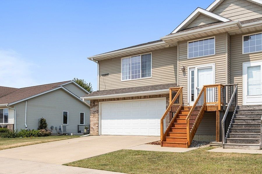 1st image of 530 E Goldfinch Dr