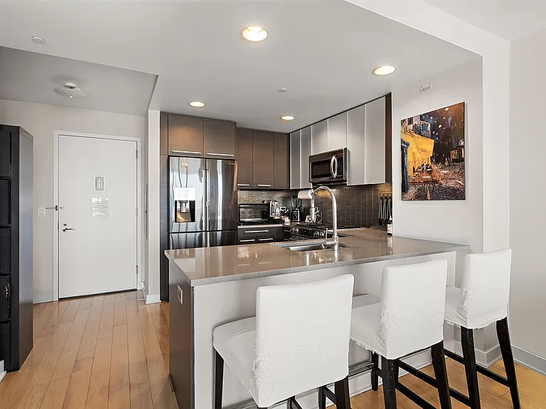 2 2nd St #2403 — Photo 9