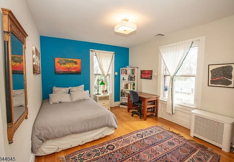 110 Montclair Ave — Photo 36