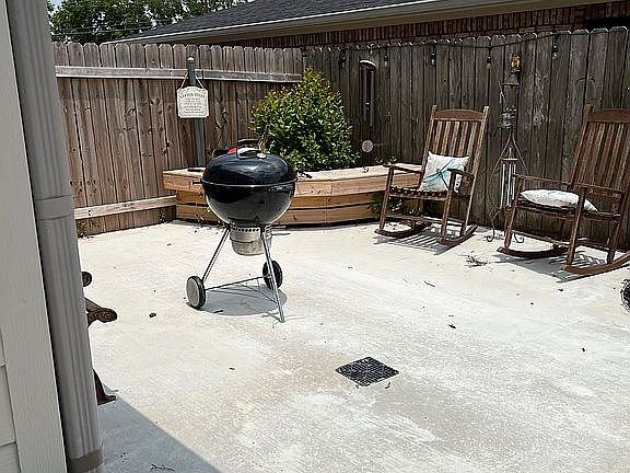3rd image of 643 Victor Dr