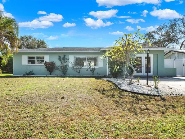 1241 12th Ct SW, Largo, FL 33770