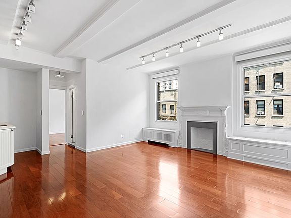 2nd image of 140 W 71st St APT 6C