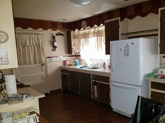 2nd image of 275 Cedar Grove Ln