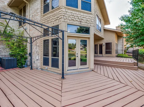 9 Country Lake Dr, Carrollton, TX 75006