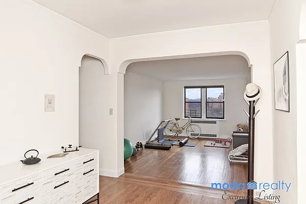 Sold by Moda Realty | media 40