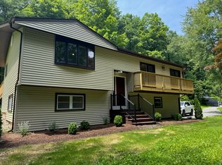 4 Deer Run Trl, Sherman, CT 06784