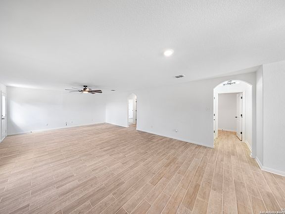 4th image of 3103 ROSALIND WAY