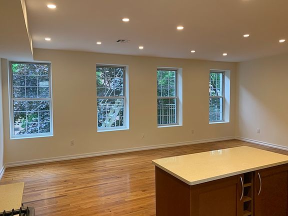 5th image of 1739 E 14th St #3