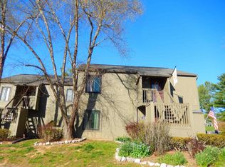 9335 S Lake Ridge Dr, Bloomington, IN 47401