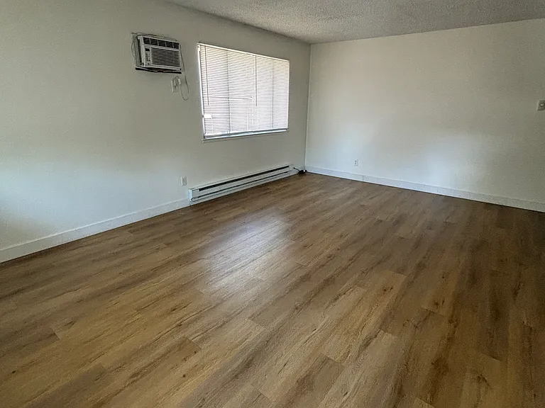 611 Oakwood Dr — Photo 6