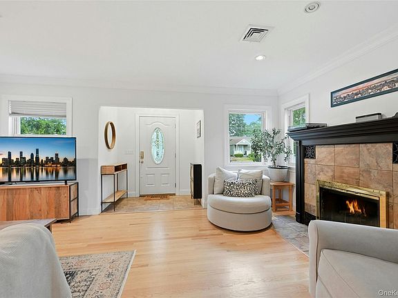 4th image of 58 Seawanhaka Avenue